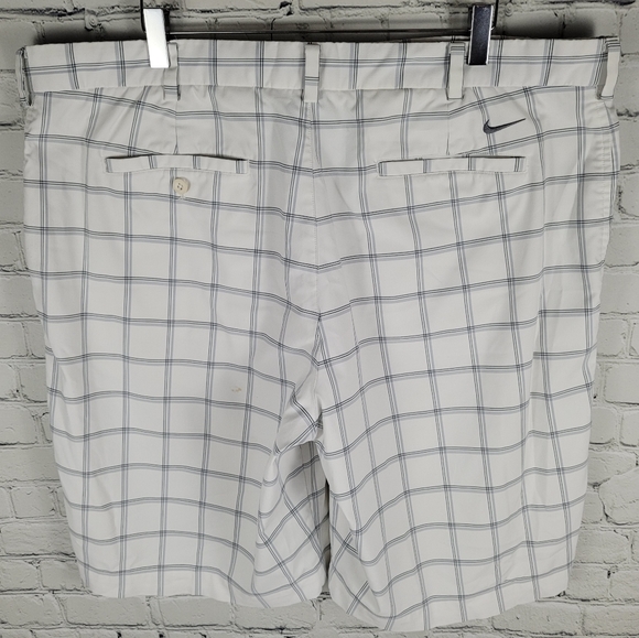 NIKE GOLF | plaid golf stretch athletic flat front shorts - Picture 2 of 7